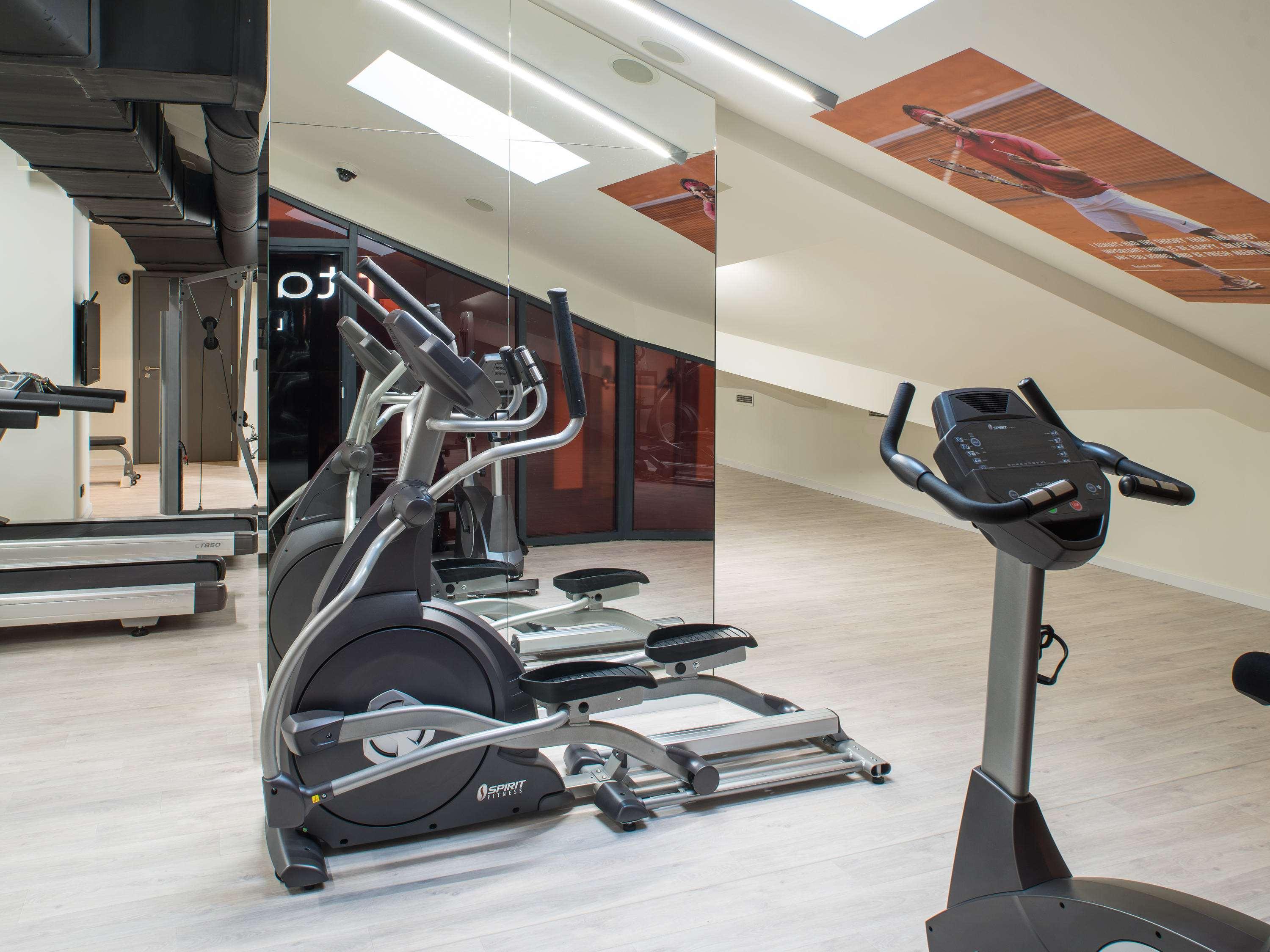 Pullman Riga Old Town Hotel Екстериор снимка A home gym