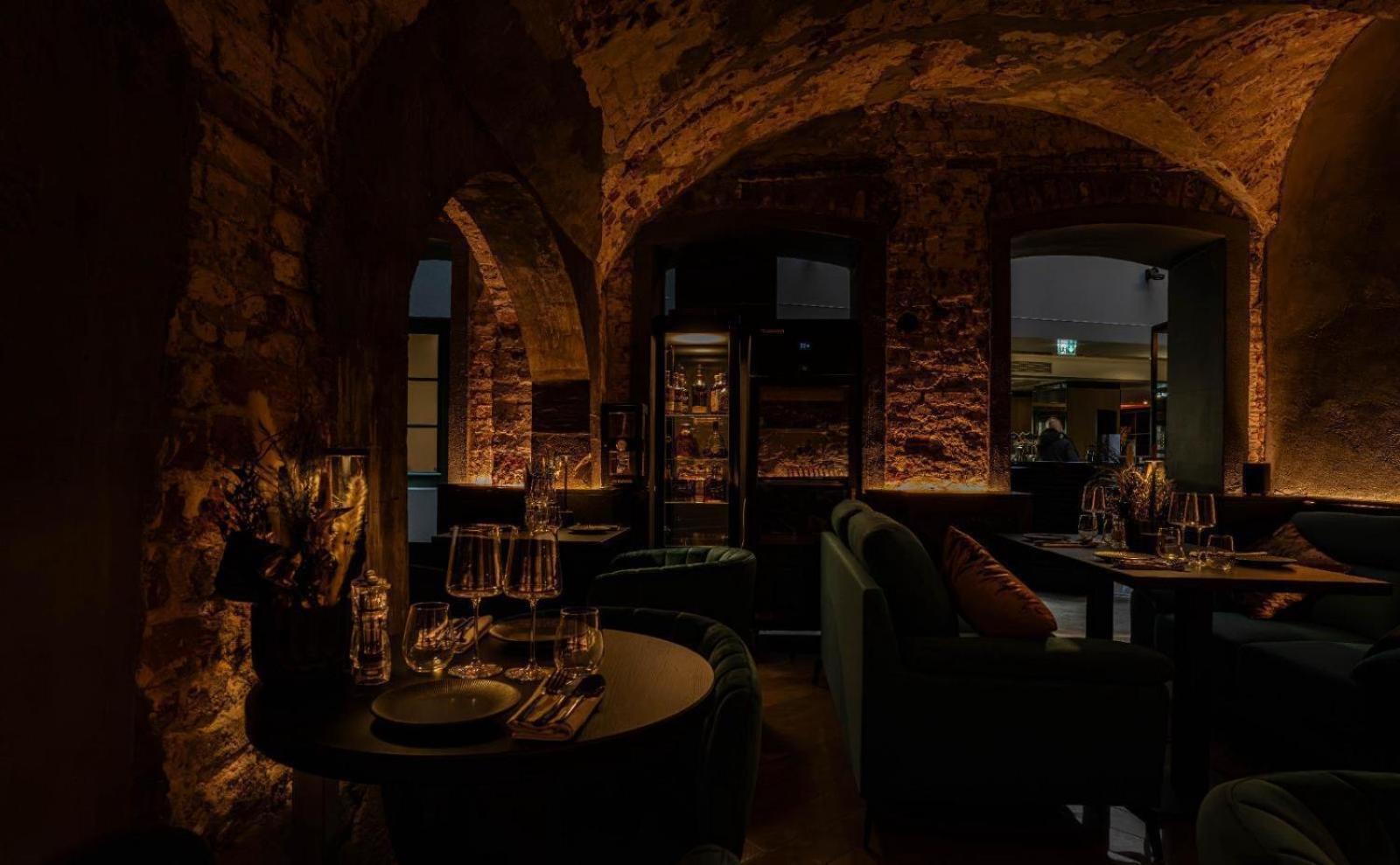 Pullman Riga Old Town Hotel Екстериор снимка Restaurant AOC