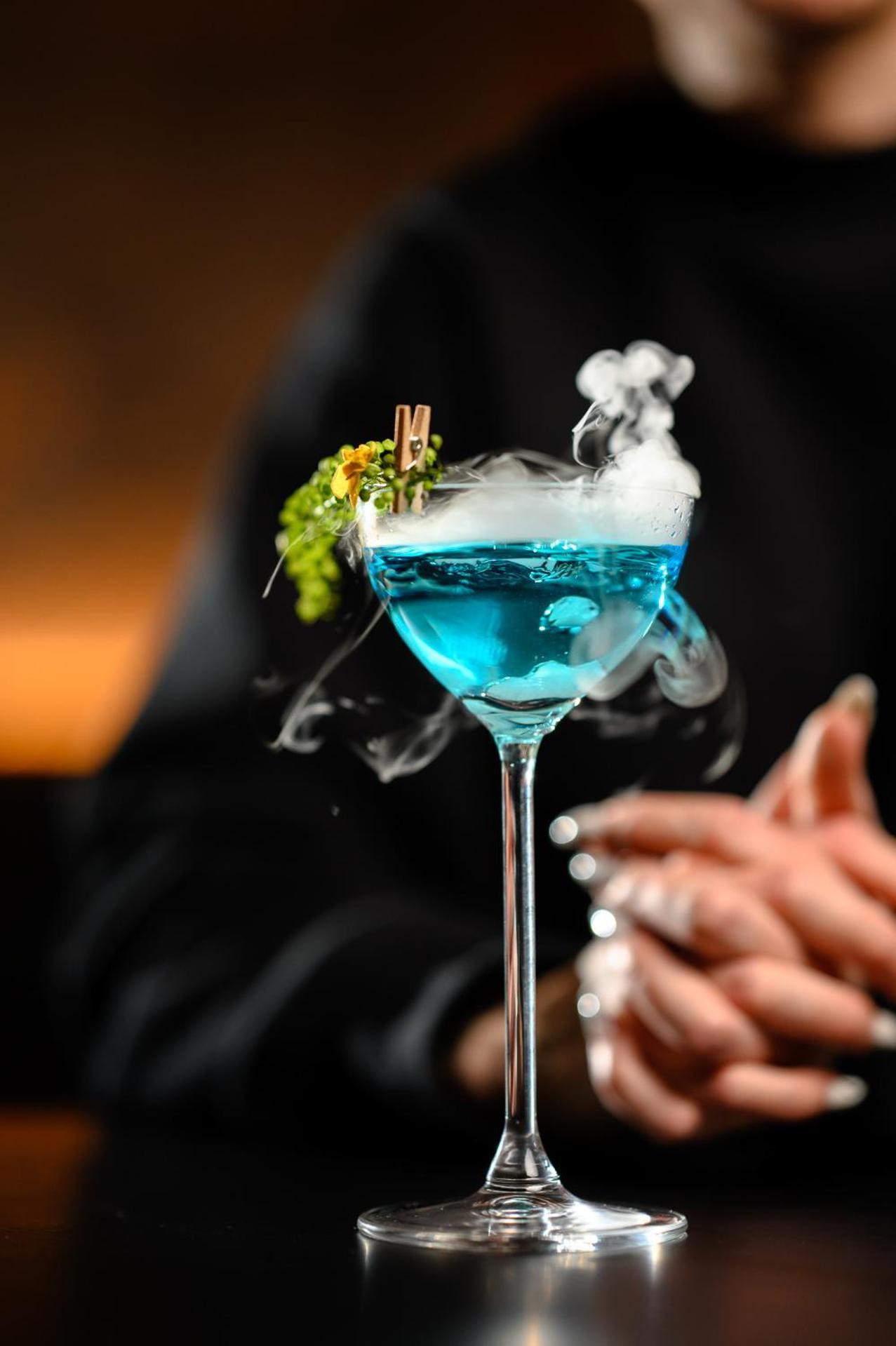Pullman Riga Old Town Hotel Екстериор снимка A blue cosmopolitan