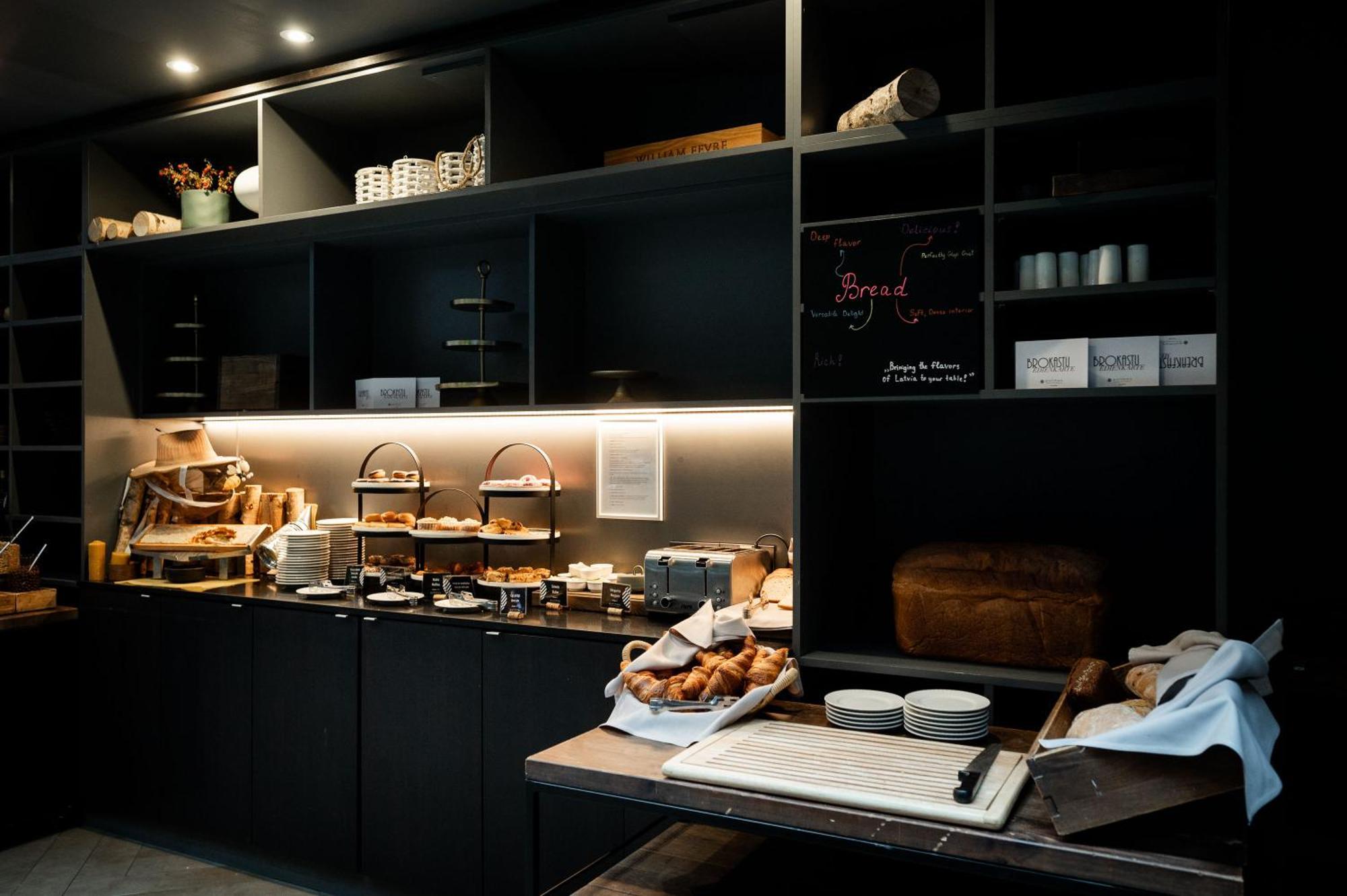 Pullman Riga Old Town Hotel Екстериор снимка The lounge at the airport